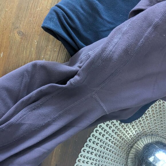 2 pairs of 21" Align crops - Picture 6 of 6